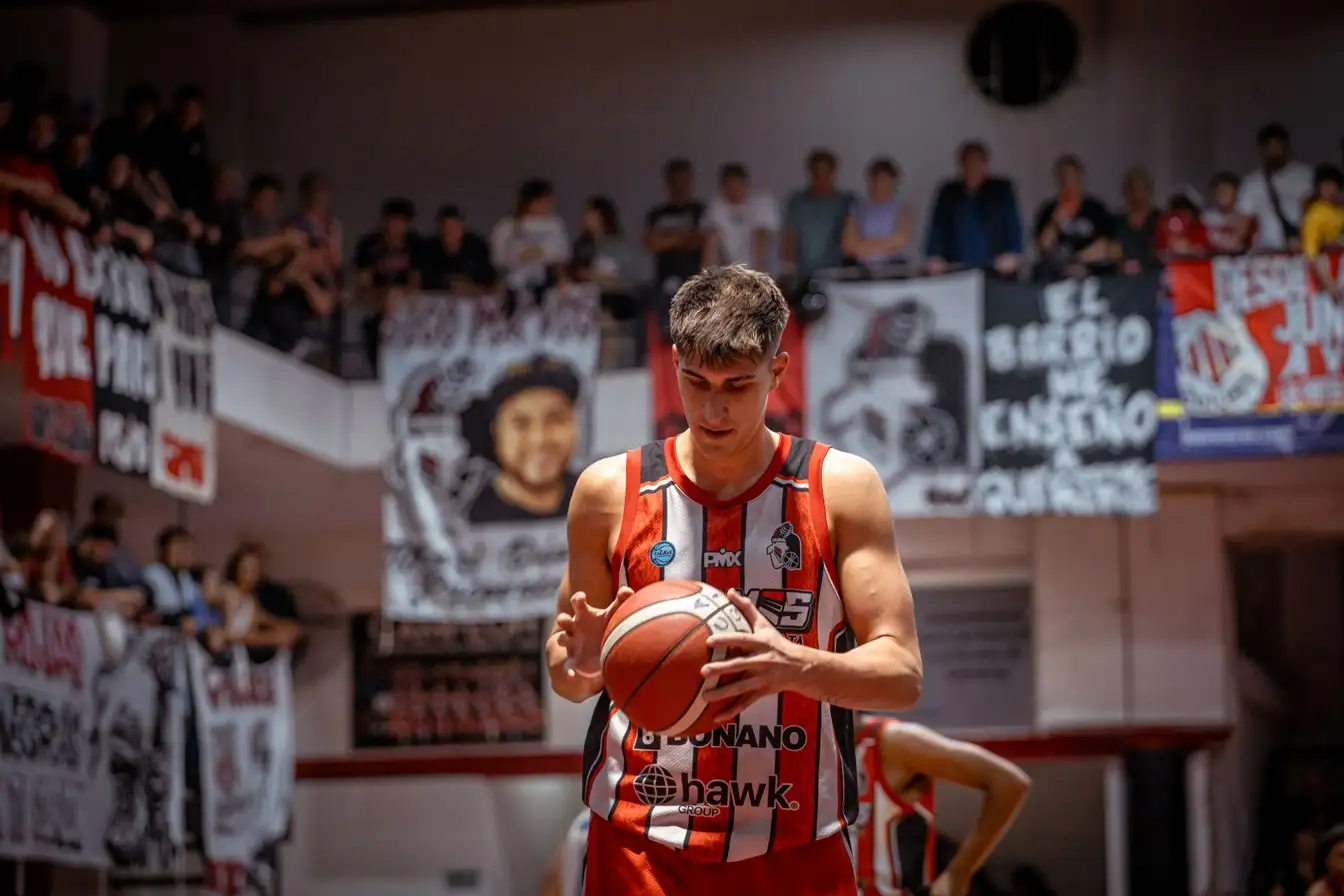 Tomás Verbauwede en la línea ante Hispano