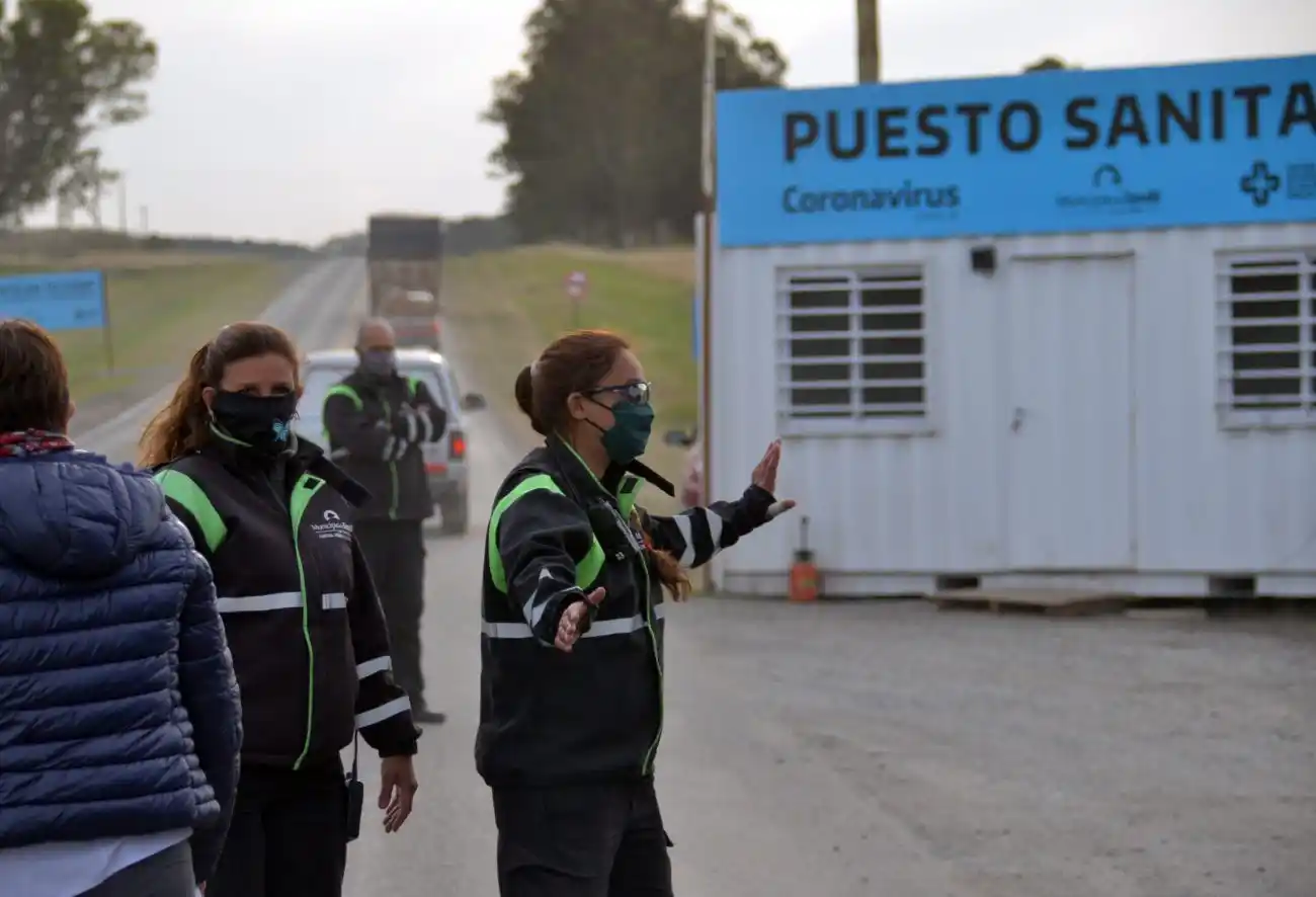 Analizan los permisos de las personas que venían en la combi con el último caso confirmado
