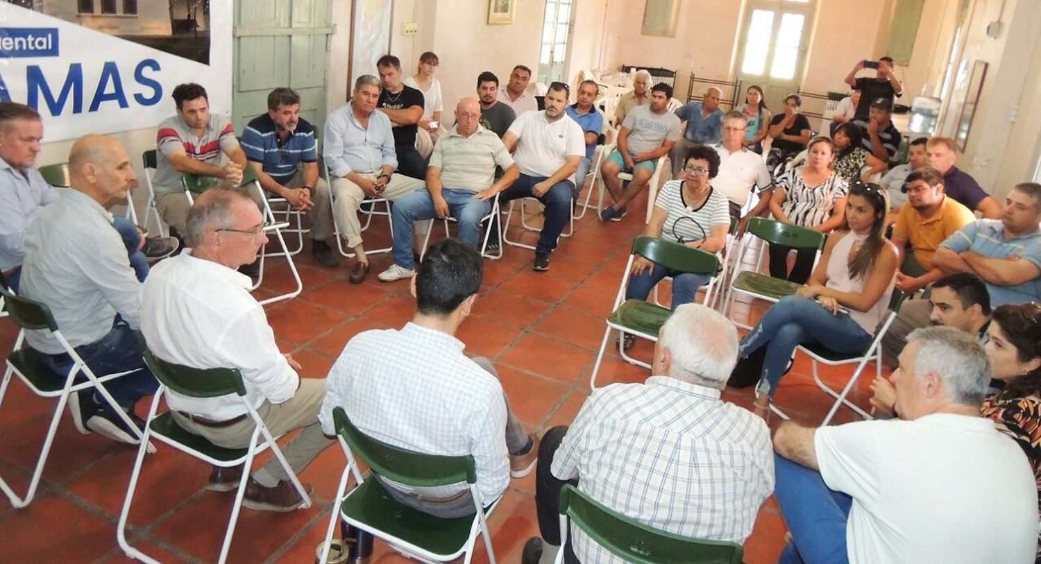 Costamagna mantuvo un encuentro con productores por la sequía