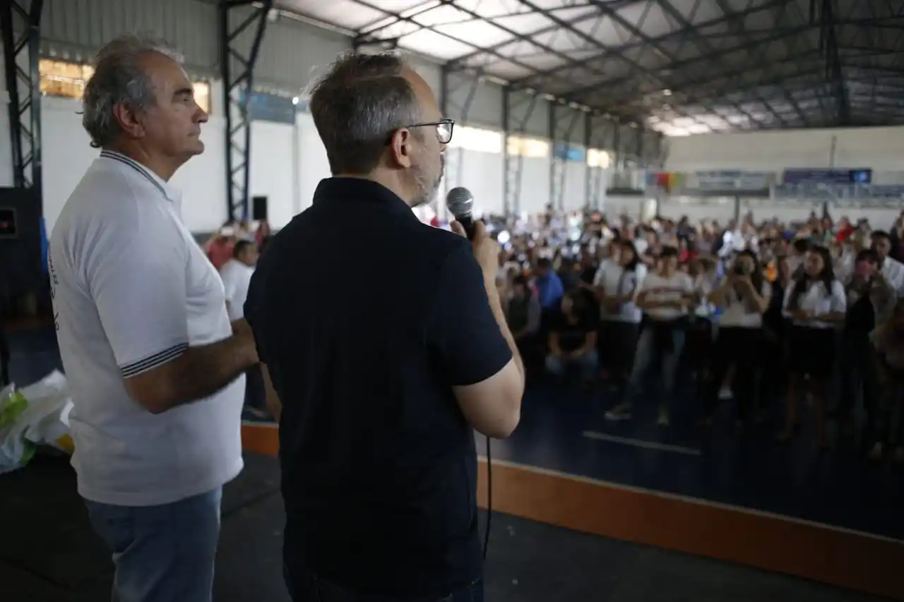 Tres de Febrero: Valenzuela otorga otro aumento a los municipales y llega a un 45% anual