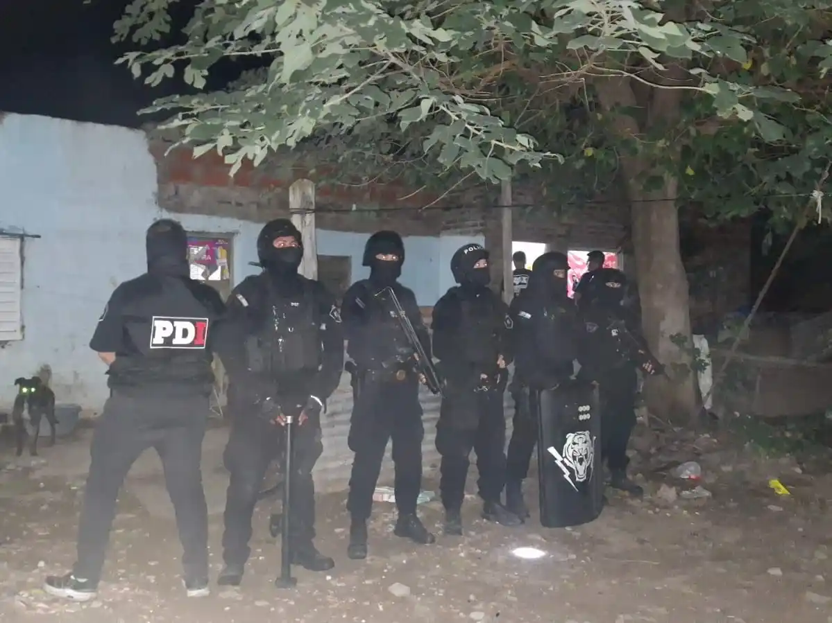 Gran despliegue de la PDI y fuerzas especiales.