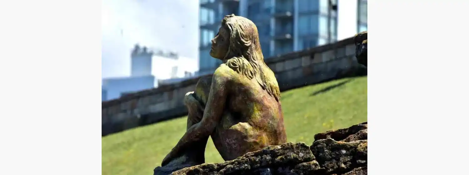 Misterio frente al mar: "La idea es que la escultura siga en ese lugar y poder formalizar el emplazamiento"