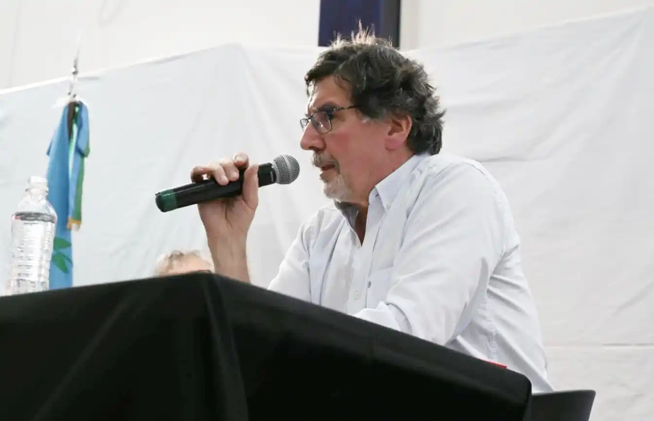 Sileoni aclaró que Provincia mantiene topes a las subas en escuelas privadas