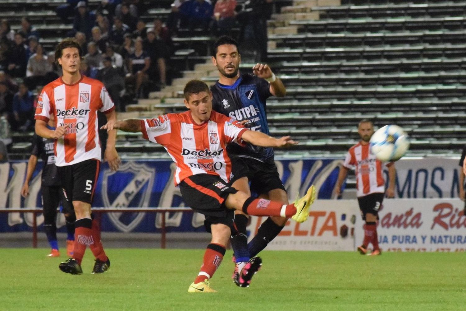 Alvarado sigue adelante con gol del debutante Gautier