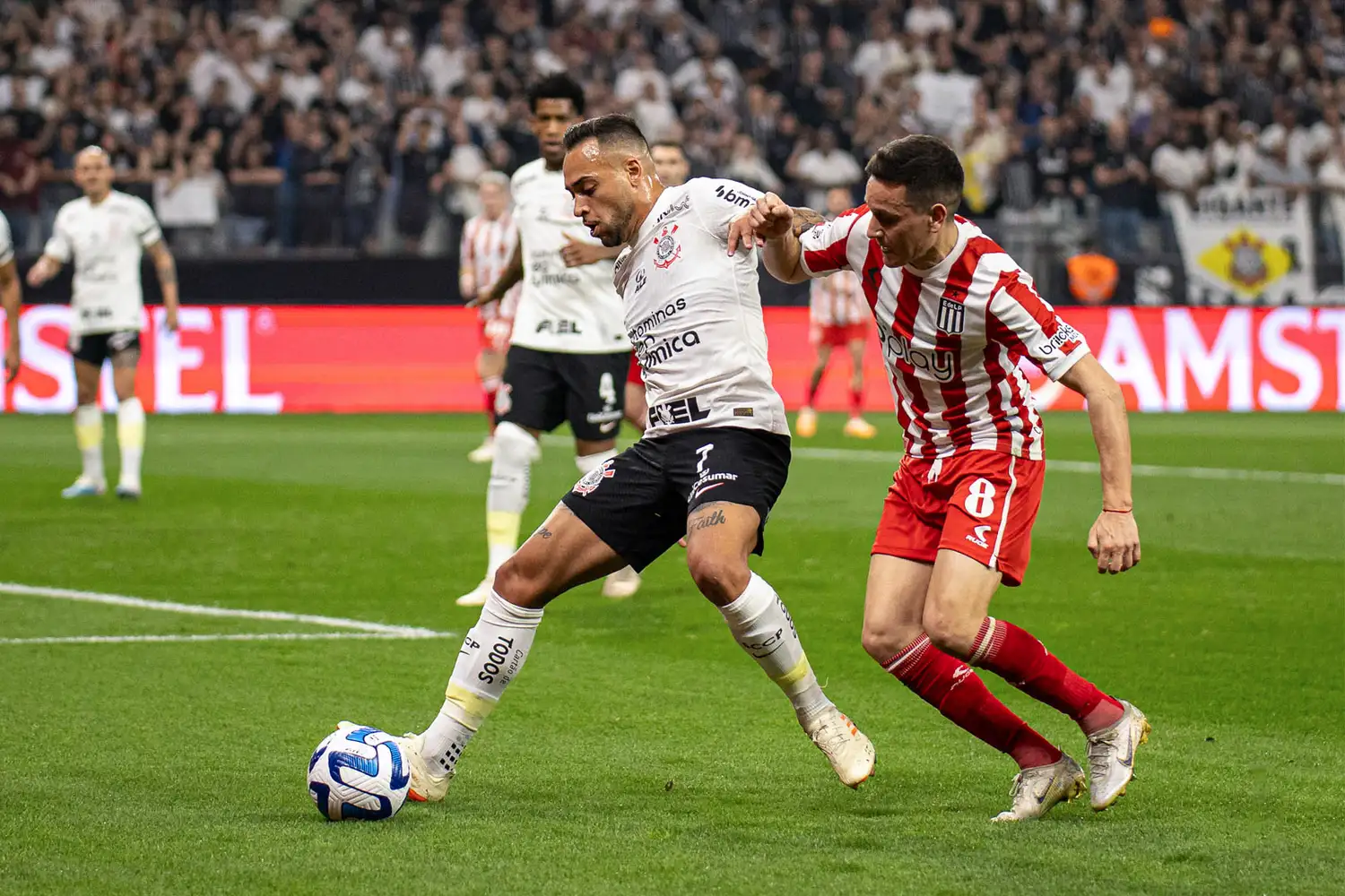 Maycon y Zuqui, en el partido de ida.
