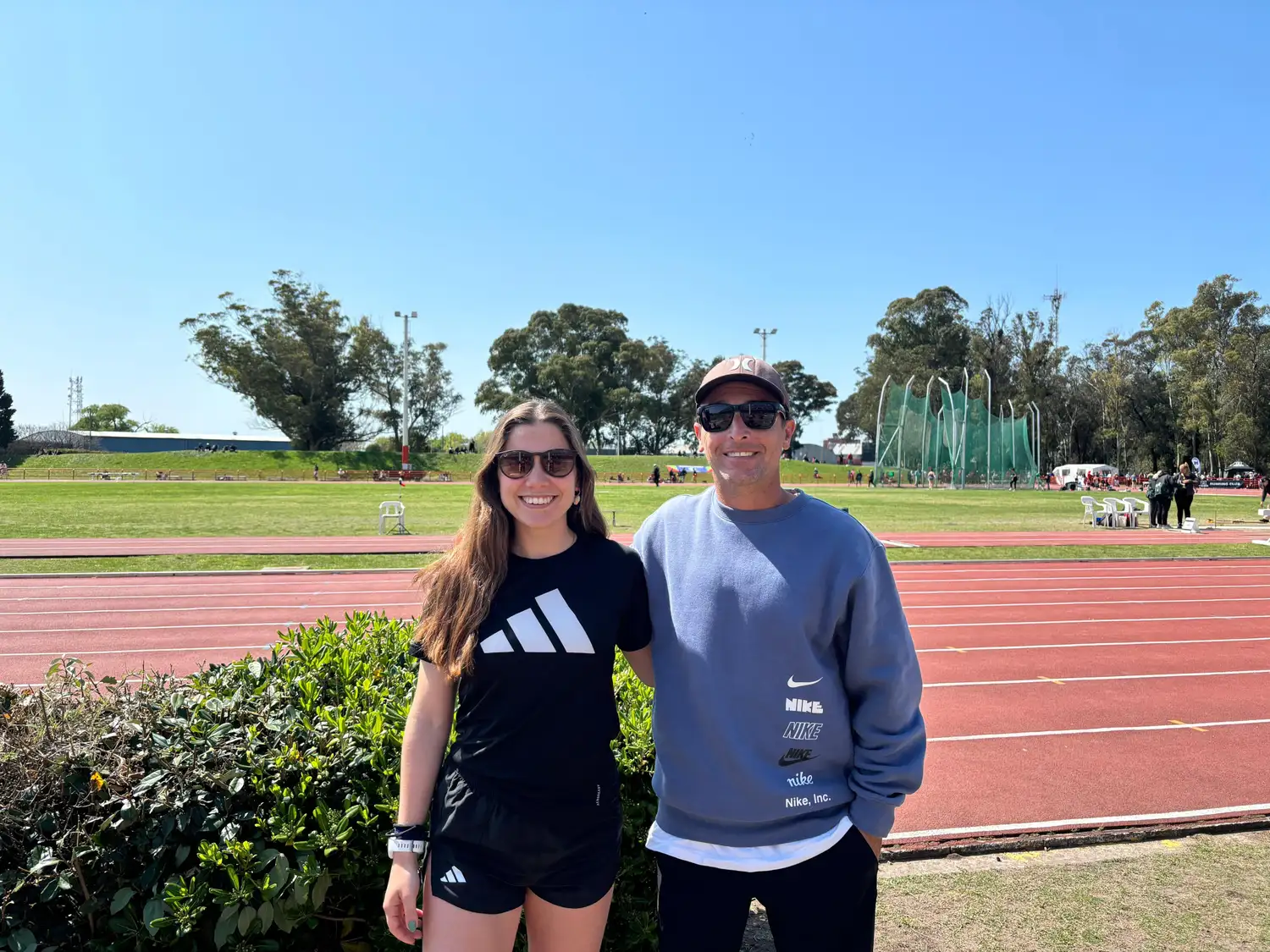 Verina Vezzi junto al entrenador Mauro Cabrera