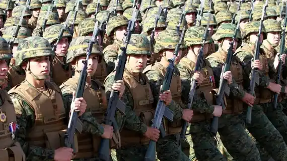 “Vamos a evaluarlo”, deslizó Petri sobre la vuelta del servicio militar obligatorio