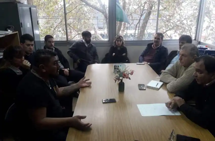 Fracasó la audiencia y continuará el bloqueo en el Puerto