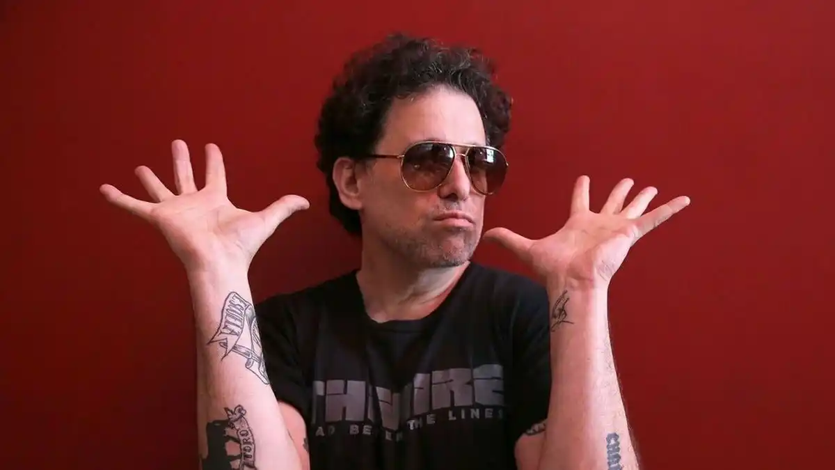 Andrés Calamaro se peleó, mano a mano, con todo el feminismo