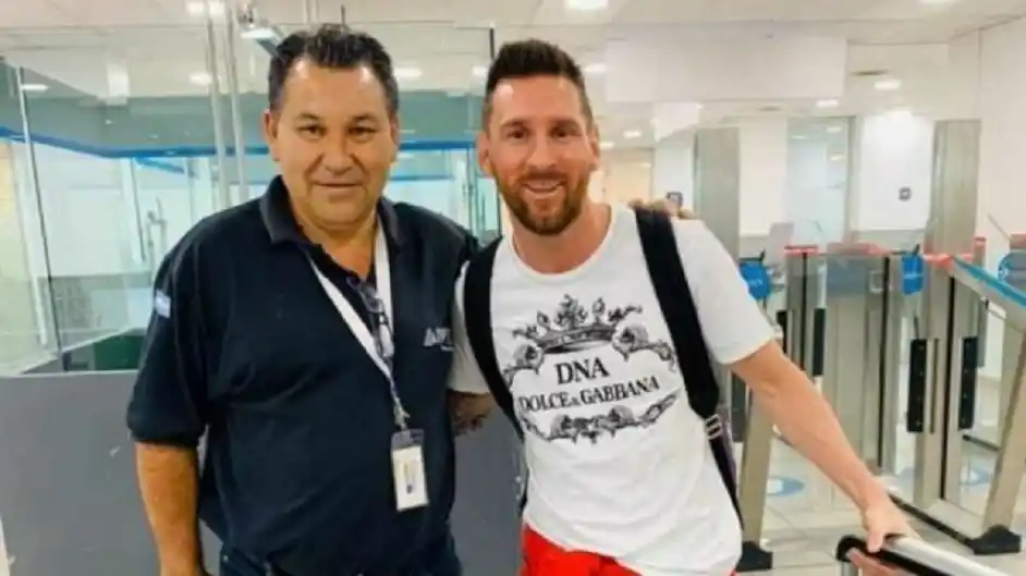 Messi llegó al país y disfruta de sus vacaciones en familia en Rosario