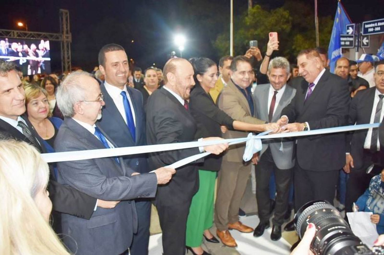 Se inauguraron calles pavimentadas, 
iluminación y desagües en el barrio San Miguel