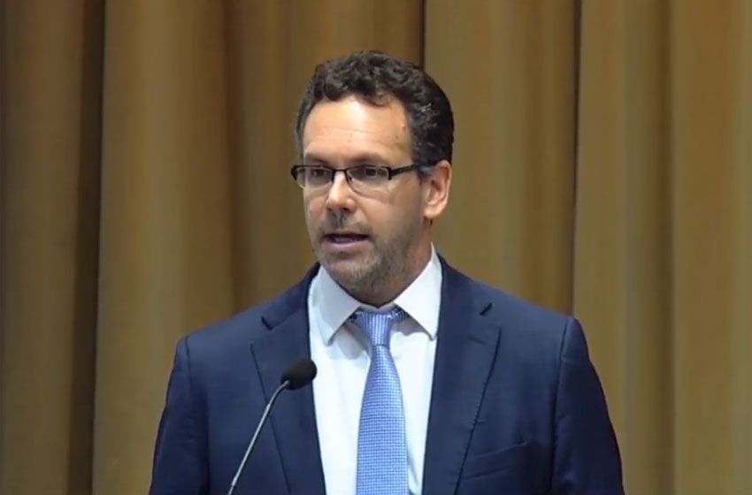 "La zona de no intervención del dólar estará entre los $34 y $44"