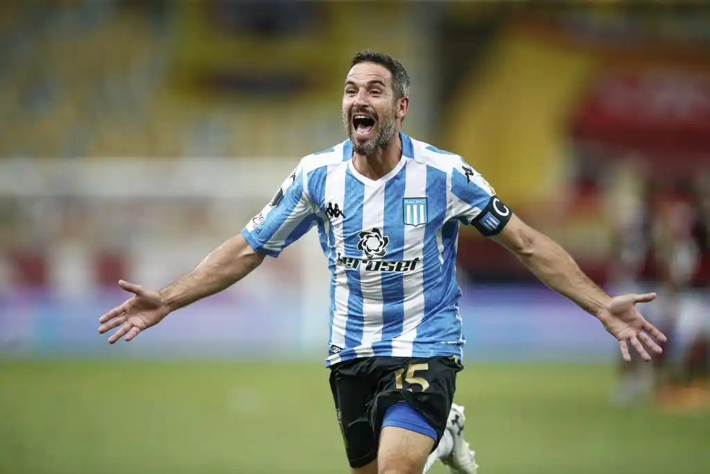 Racing tiene acordado el regreso de Lisandro López