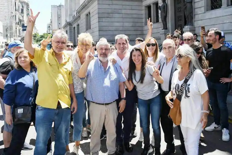 Mayans: “Trabajamos por el rechazo al DNU, 
por el pedido que hizo el pueblo argentino”