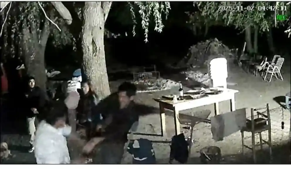 Lo echaron de una fiesta de jubilación, buscó una escopeta y mató al agasajado
