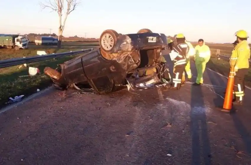 Un hombre falleció tras volcar su auto cerca de la localidad de Murphy