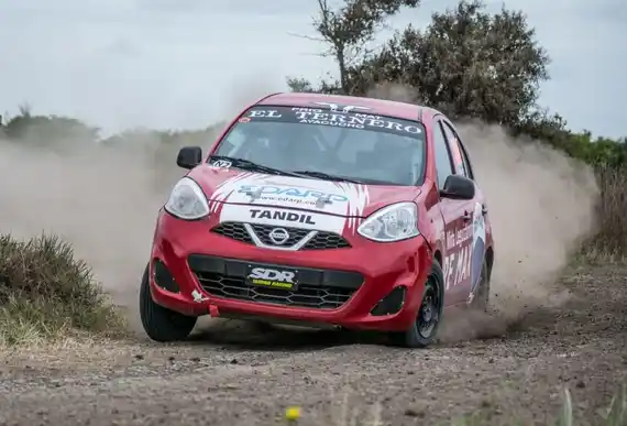 Azul se viste de fiesta para la vigésima edición del Rally