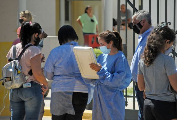 Lugares y horarios para hisoparse y vacunarse en Tandil