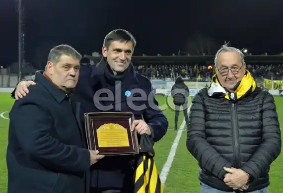 El Estadio estrenó iluminación