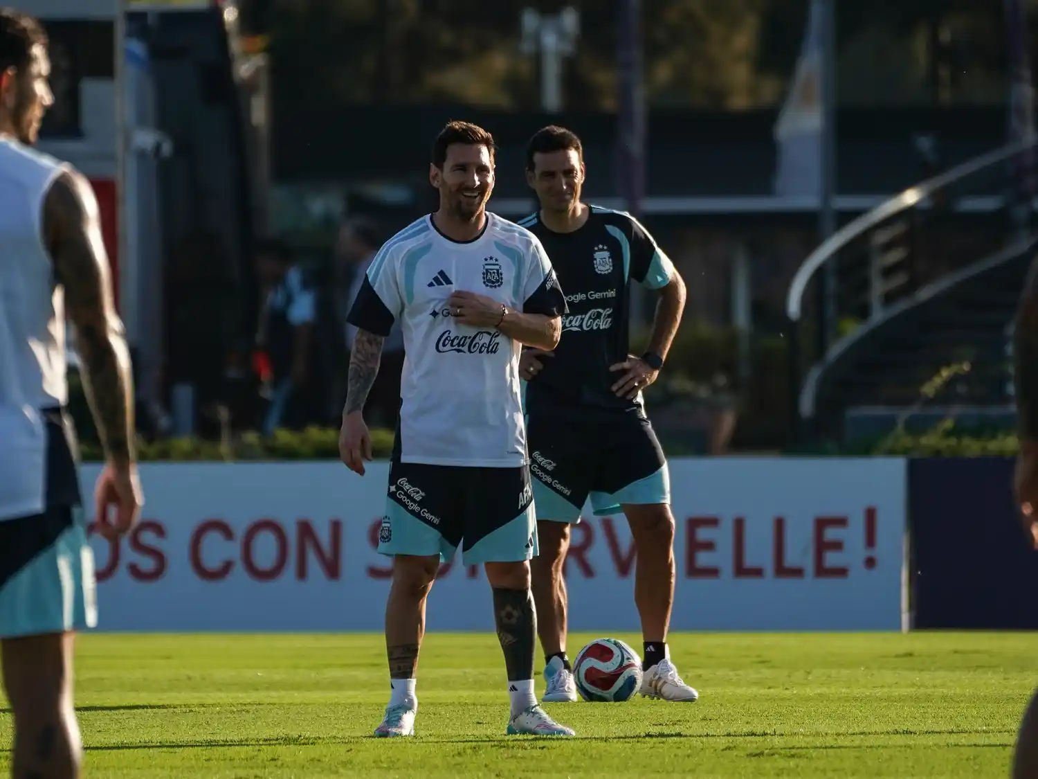 Scaloni reveló que tiene "una duda" en la lista de la Selección Argentina y explicó por qué no está Dybala