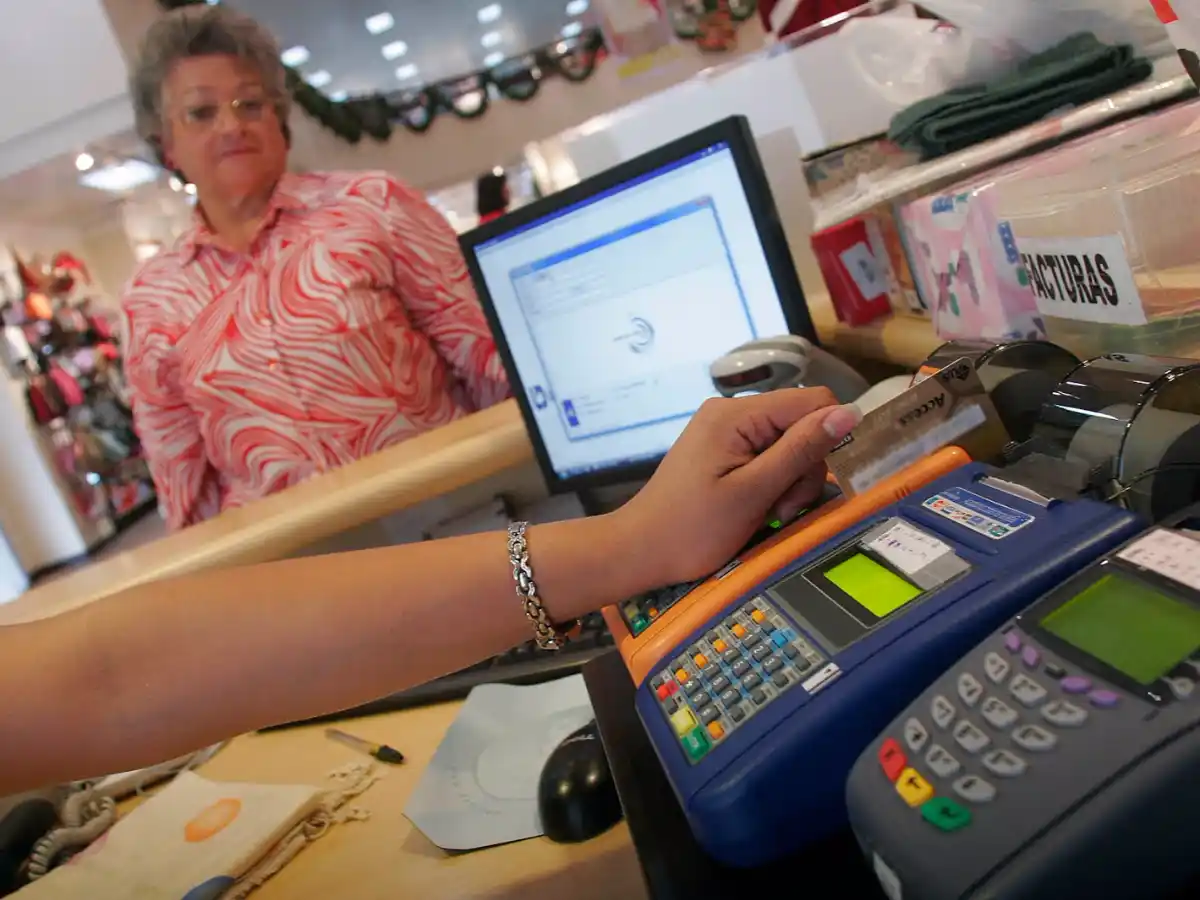 Cobro por débito obligatorio: ¿se incrementan los costos?