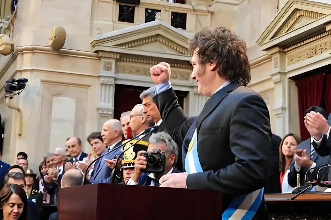 Comienza en Diputados el debate de una ley que limita el uso de los DNU de Milei