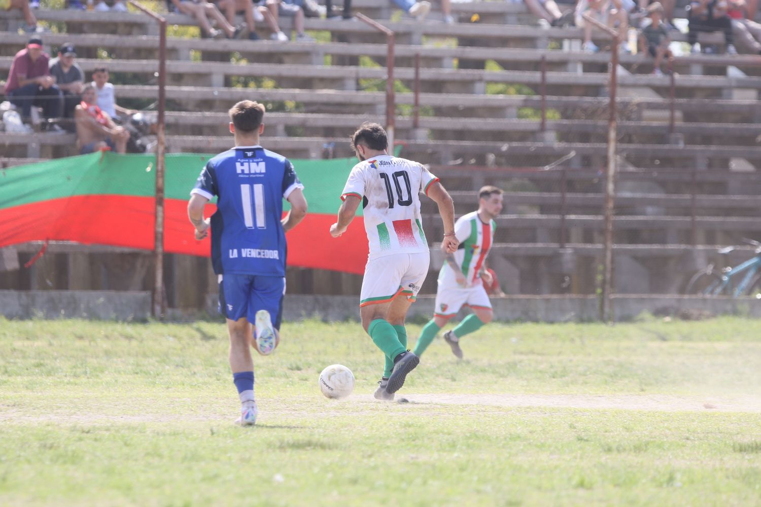 Penúltimo clásico entre La Vencedora y Juvenil del Norte en el Estadio Municipal.