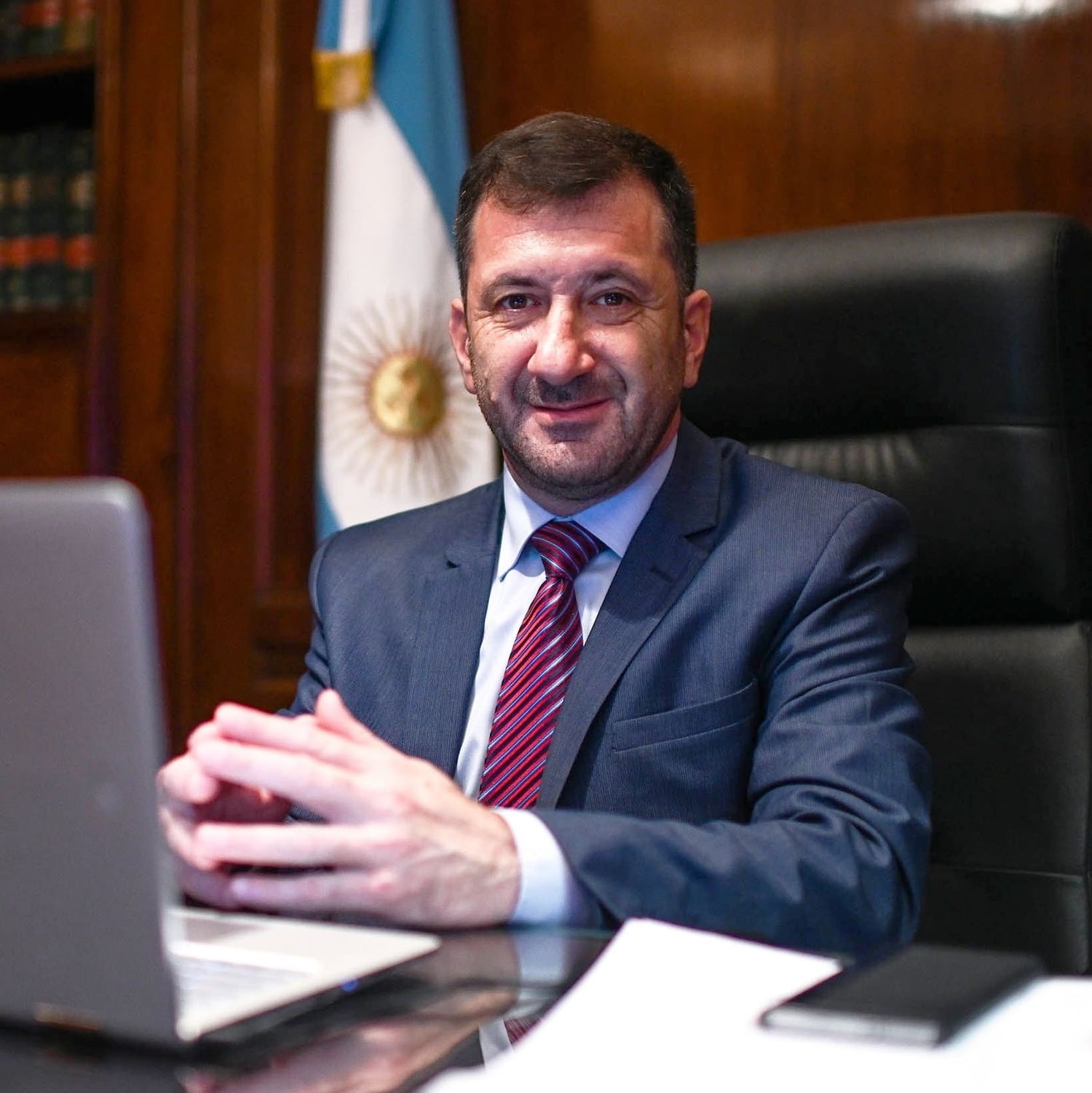 Allanan oficinas de Edgardo Kueider en el Congreso en el marco de una causa por presunto lavado de activos