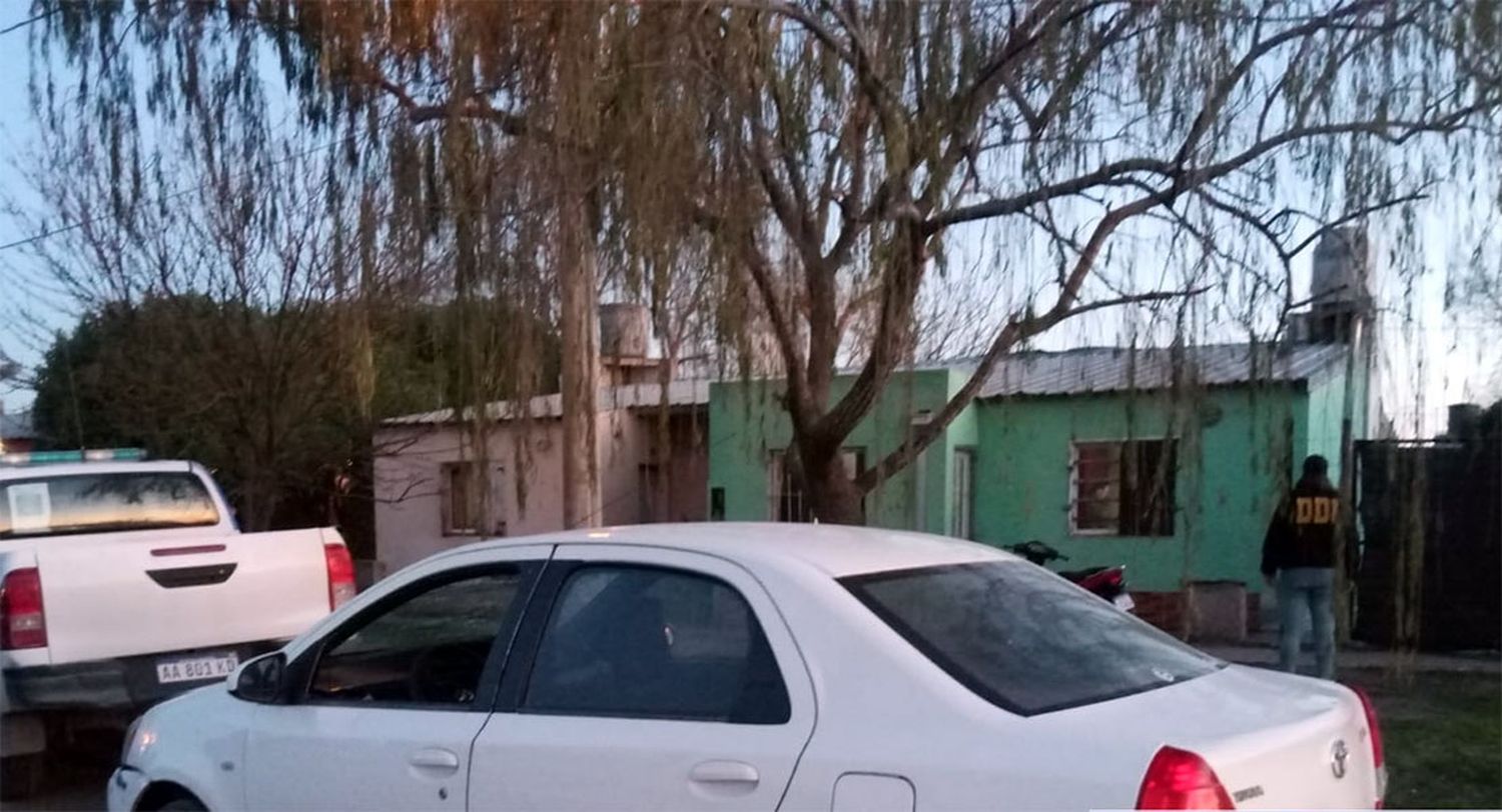 Robaron una bicicleta y un televisor, pero fueron detenidos