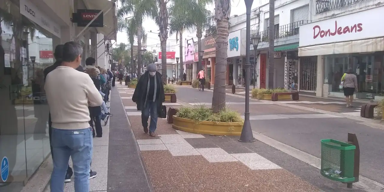 Etapa 3 de la cuarentena: Mucho movimiento y tensión entre vecinos en el centro