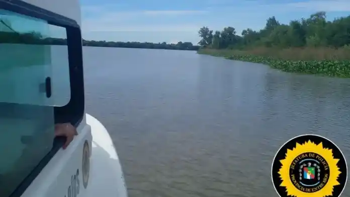 Intensa búsqueda de un pescador desaparecido en el río