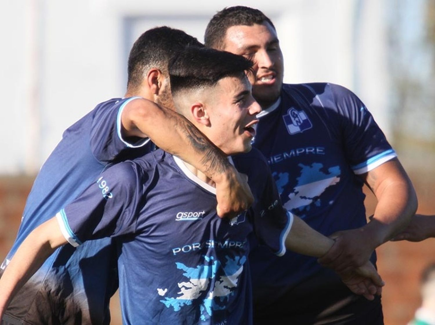 Fútbol local: se juega la decimotercera fecha