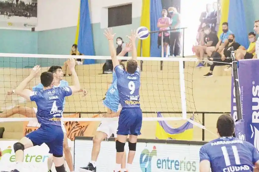 Ciudad derrotó a Policial en un gran partido