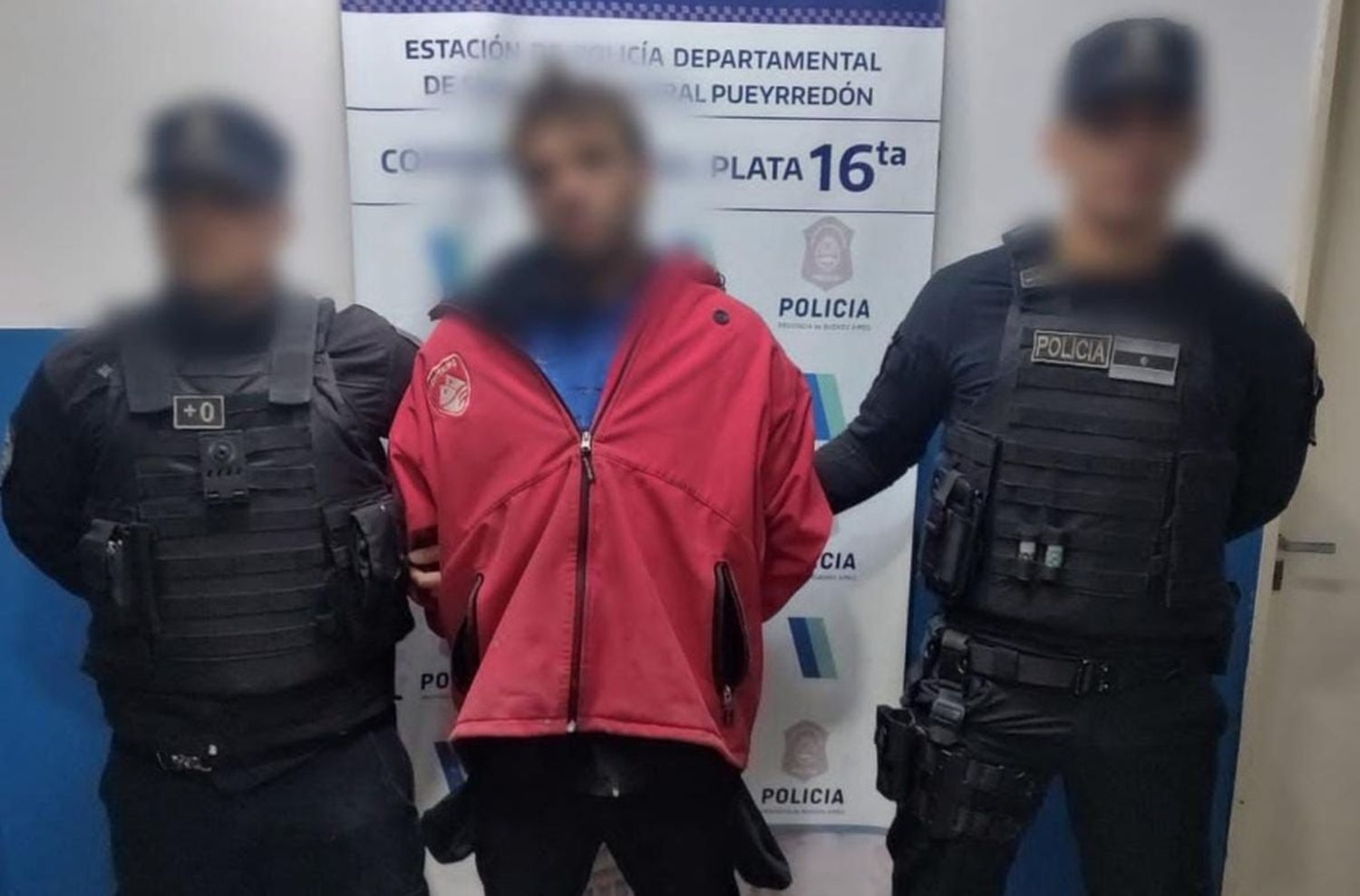 Entró a la casa de su primo y le disparó varias veces