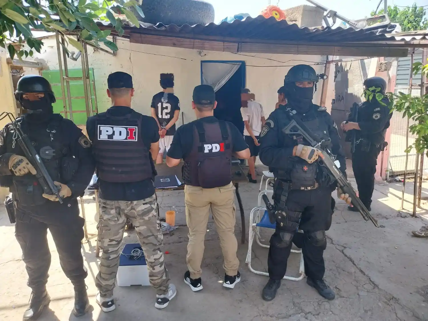 Múltiples allanamientos en Rafaela: la PDI identificó a un hombre en una causa por lesiones leves con arma de fuego