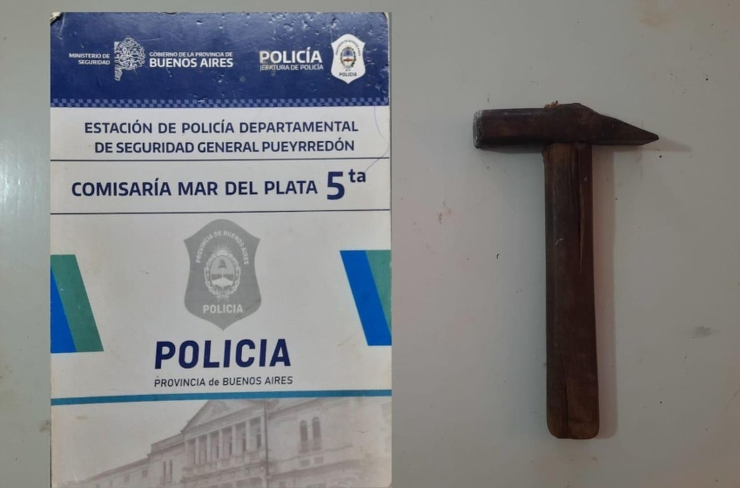 Se negó a pagar la luz y atacó a martillazos a su vecino