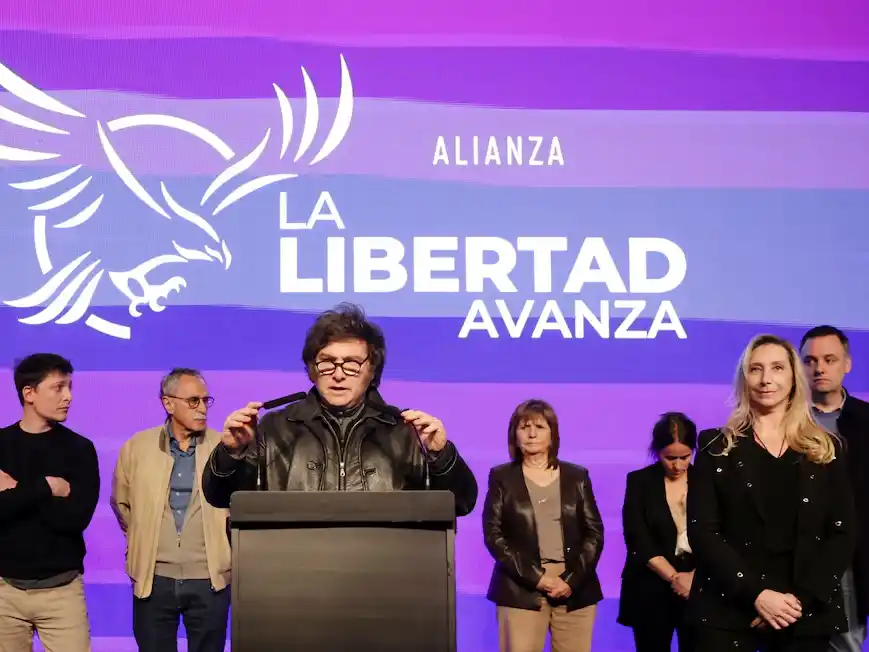 Tras la derrota electoral, Milei conformará una mesa política con funcionarios y una de diálogo con los gobernadores