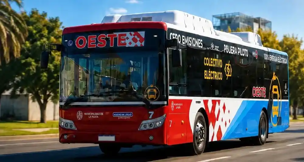 La Plata: ya está en circulación el primer colectivo urbano 100% eléctrico