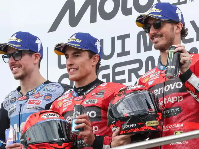 Marc Márquez encabezando el podio en  Sachsenring.Foto: AP