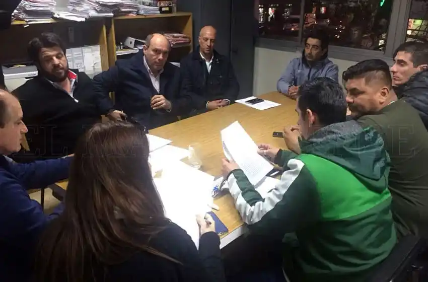 "No hay que convertir un problema salarial en algo político"