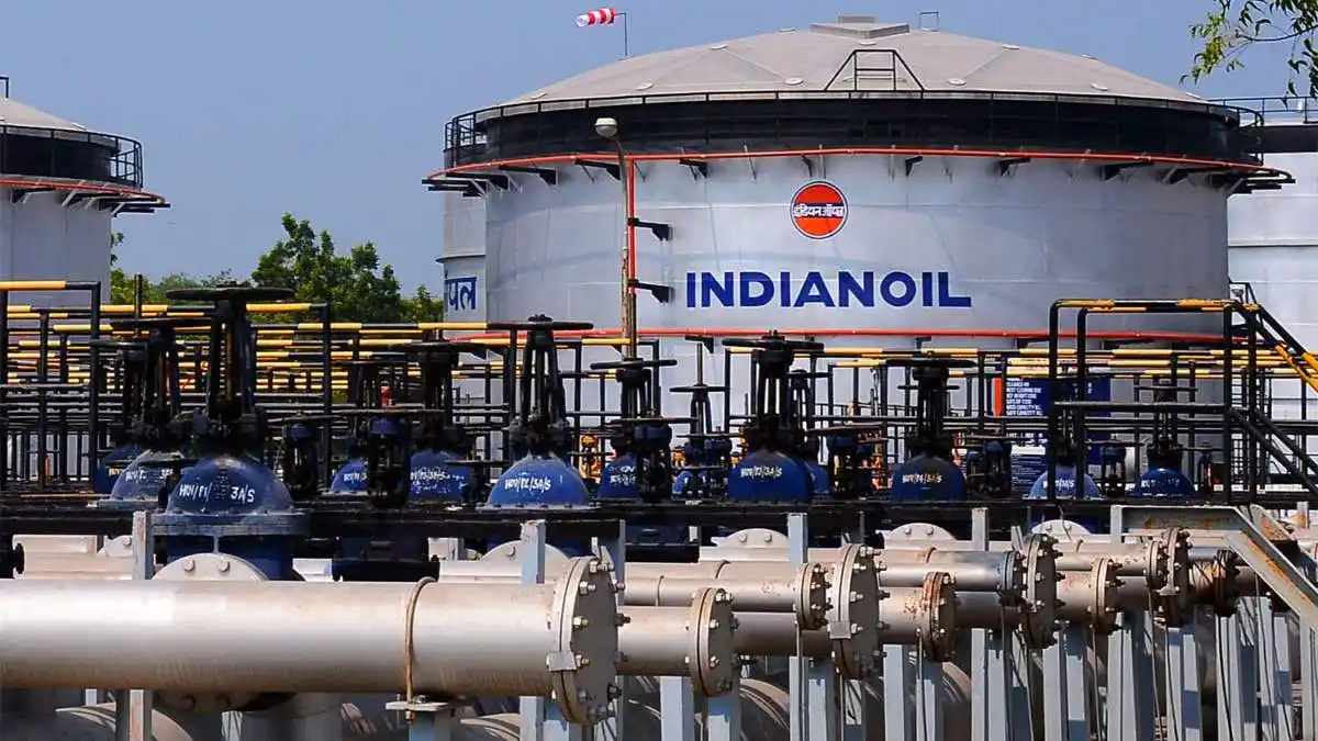 India dispuesta a comprar petróleo venezolano, «siempre que sea barato»