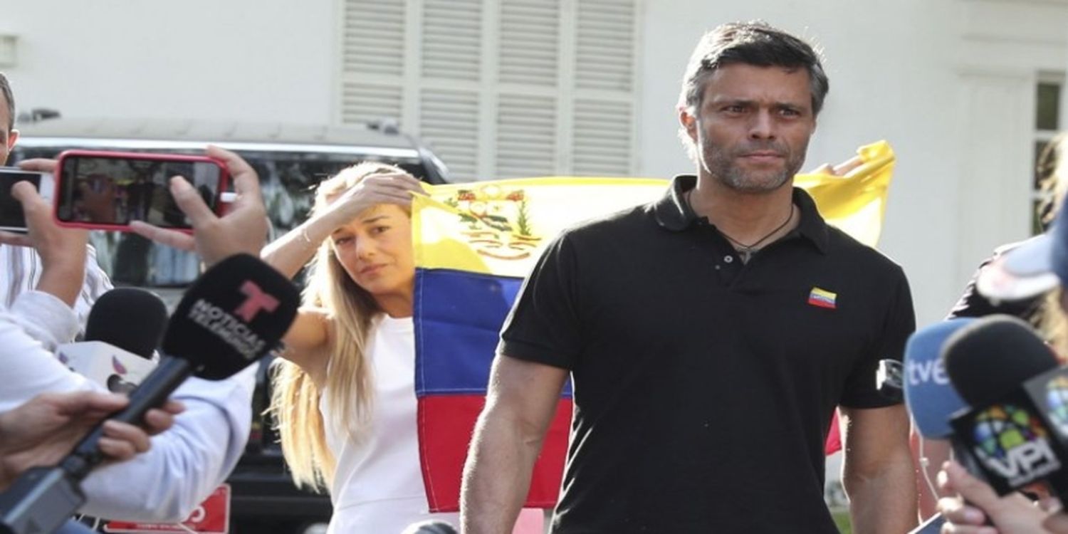 Leopoldo López se pronunciará tras salir de Venezuela