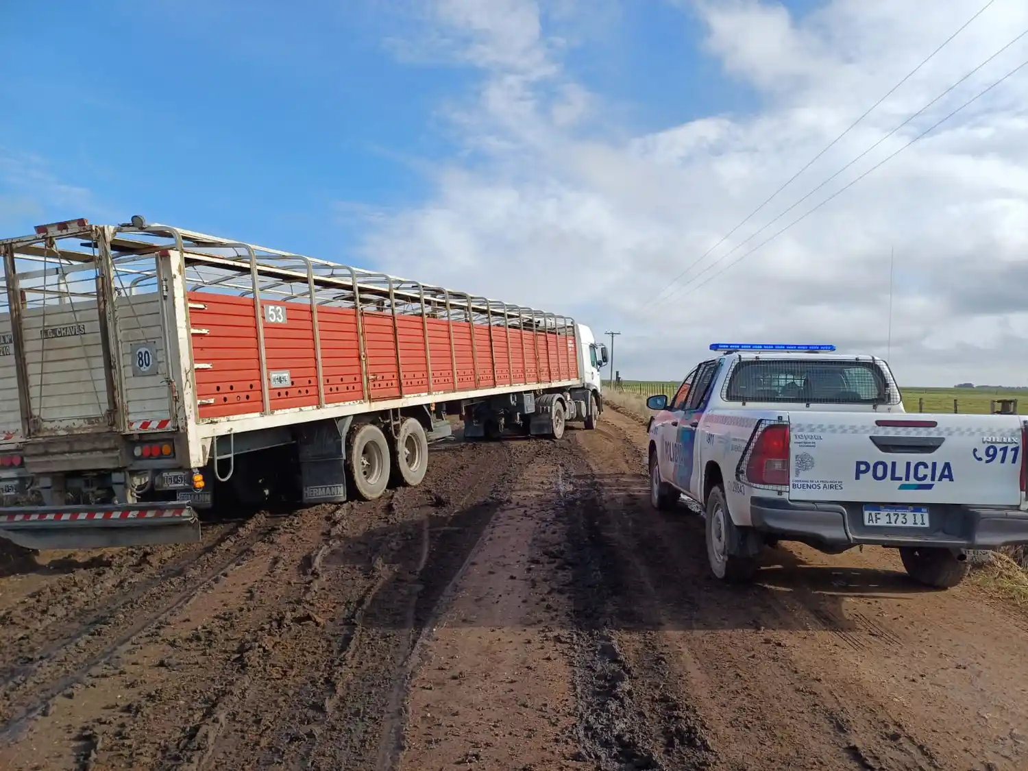 Transportista daña camino vecinal en Adolfo Gonzales Chaves