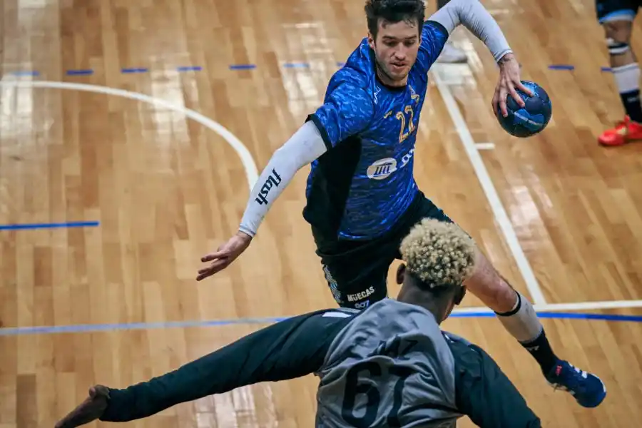 Triunfo de Los Gladiadores ante Cuba