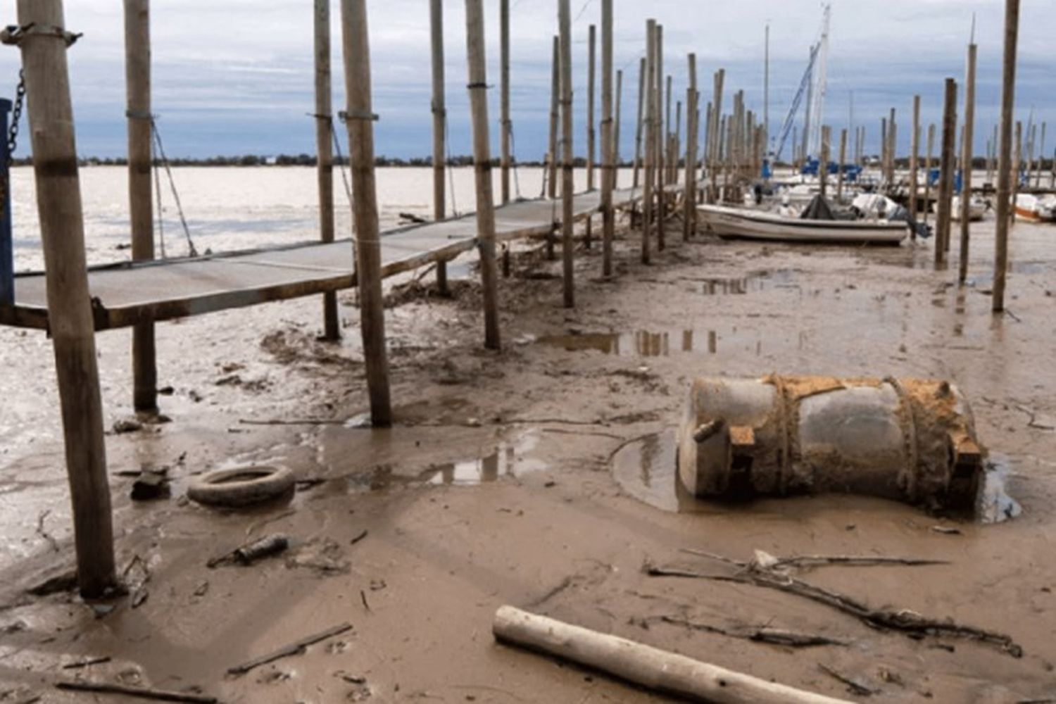 Bajante del Paraná, pescadores reclaman medidas 