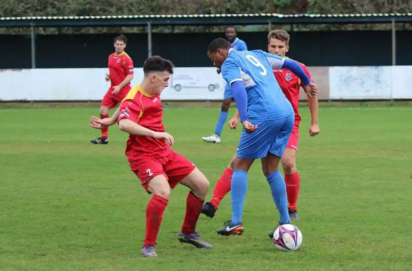 El marplatense que aprovechó las puertas para entrar al fútbol inglés