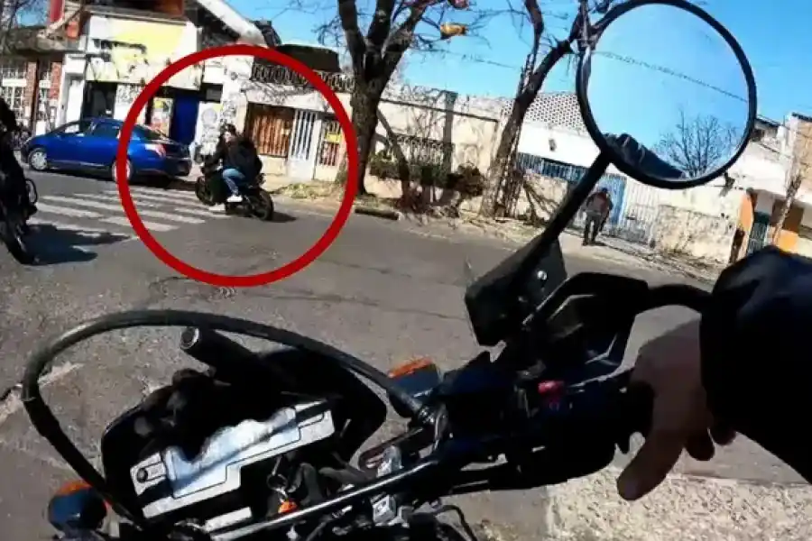 VIDEO | Impresionante persecución desde el móvil policial para detener a un delincuente en Rosario