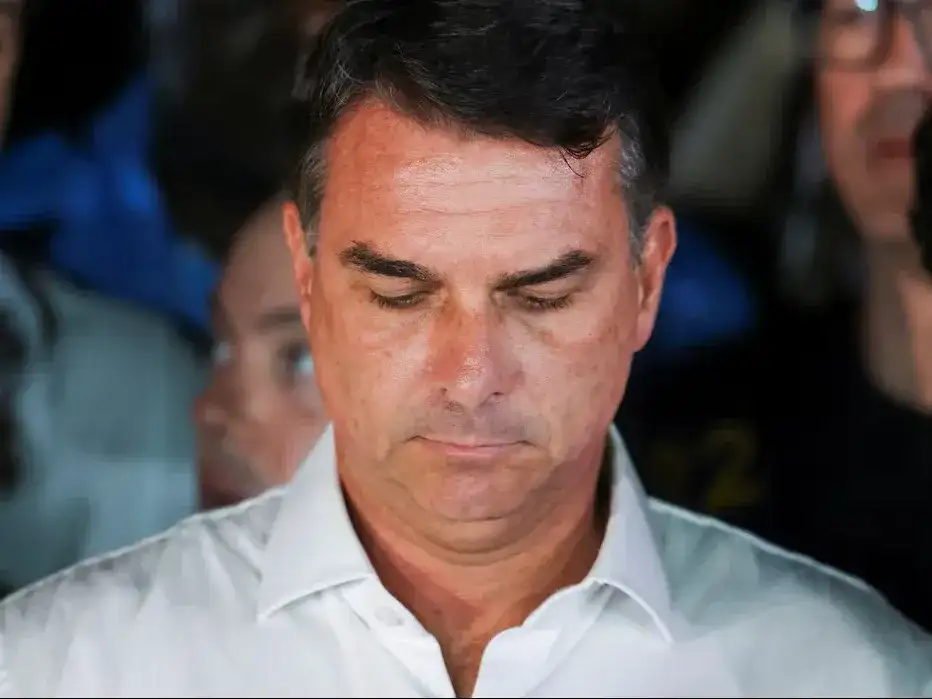 Flávio Bolsonaro llegó a Estados Unidos y se reunió con su hermano Eduardo: el Gobierno de Trump le dará una visa