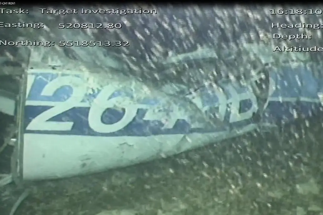 A 67 metros de profundidad está el avión donde iba  Sala