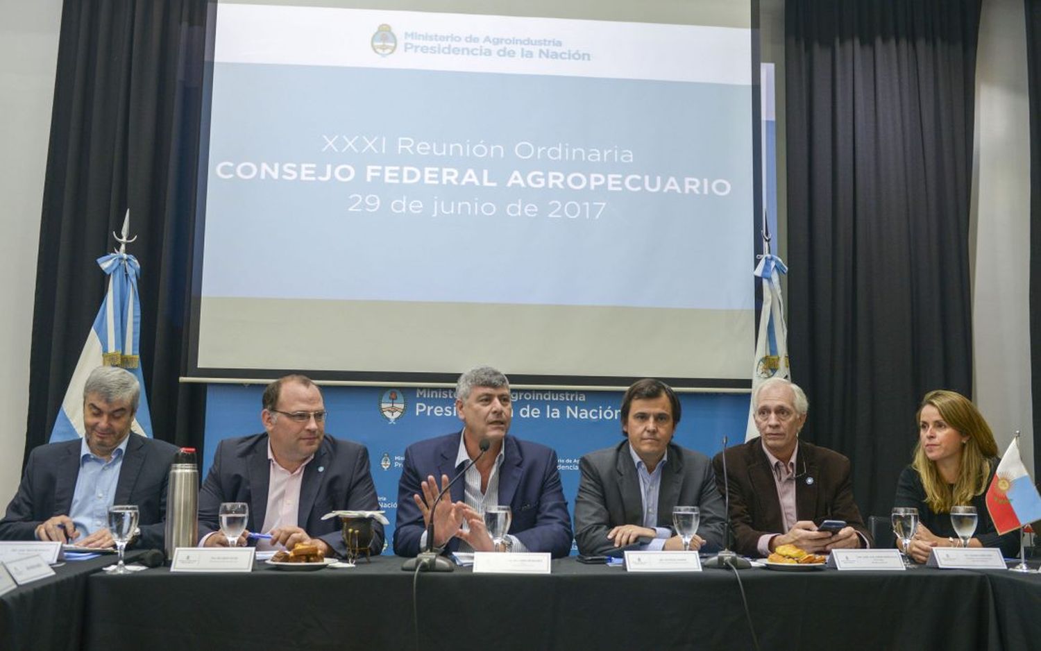 Buryaile pidió “consolidar el estatus sanitario” tras la aparición de aftosa en la región